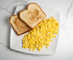 Scrambled Eggs with Bread